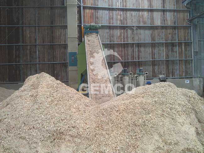 raw material for making wood pellets