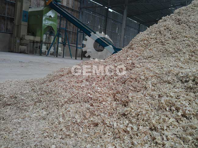 raw material for making wood pellets